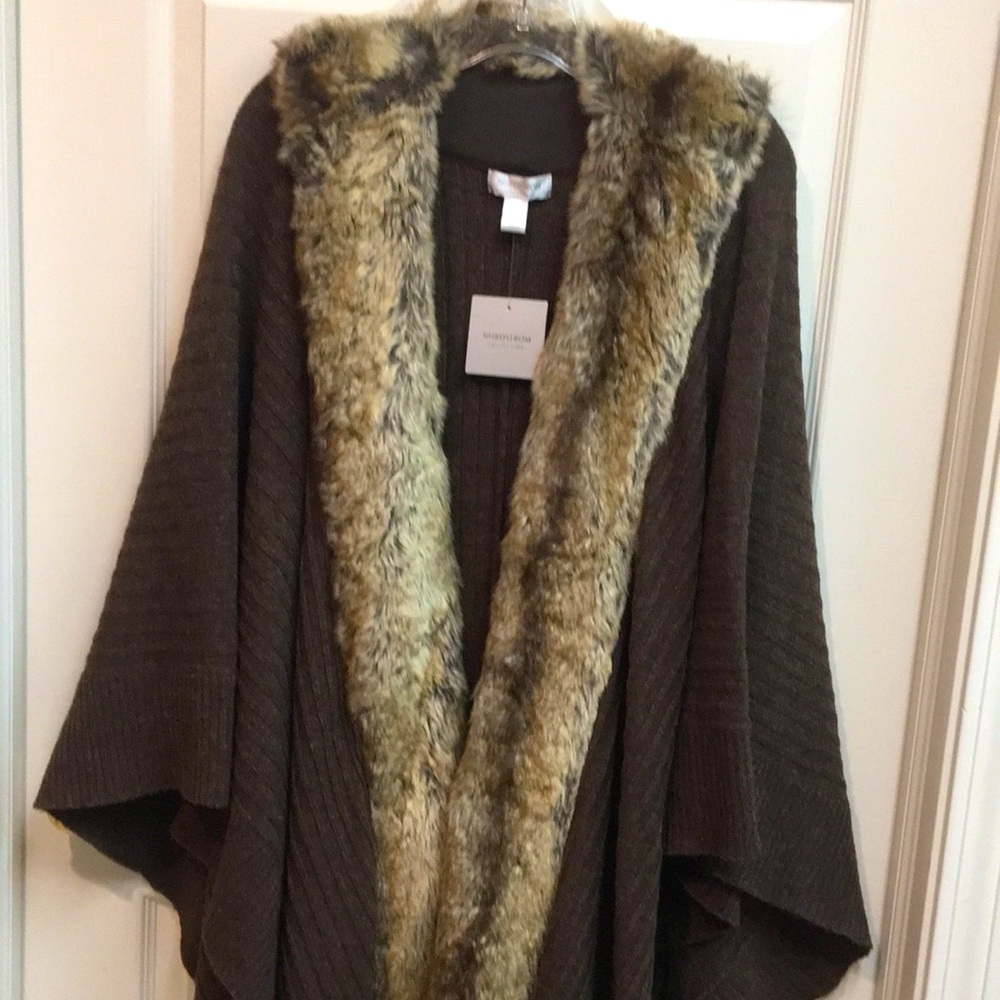 Nordstroms Faux Fur Trimmed Brown Sweater Cape - Picture 9 of 10